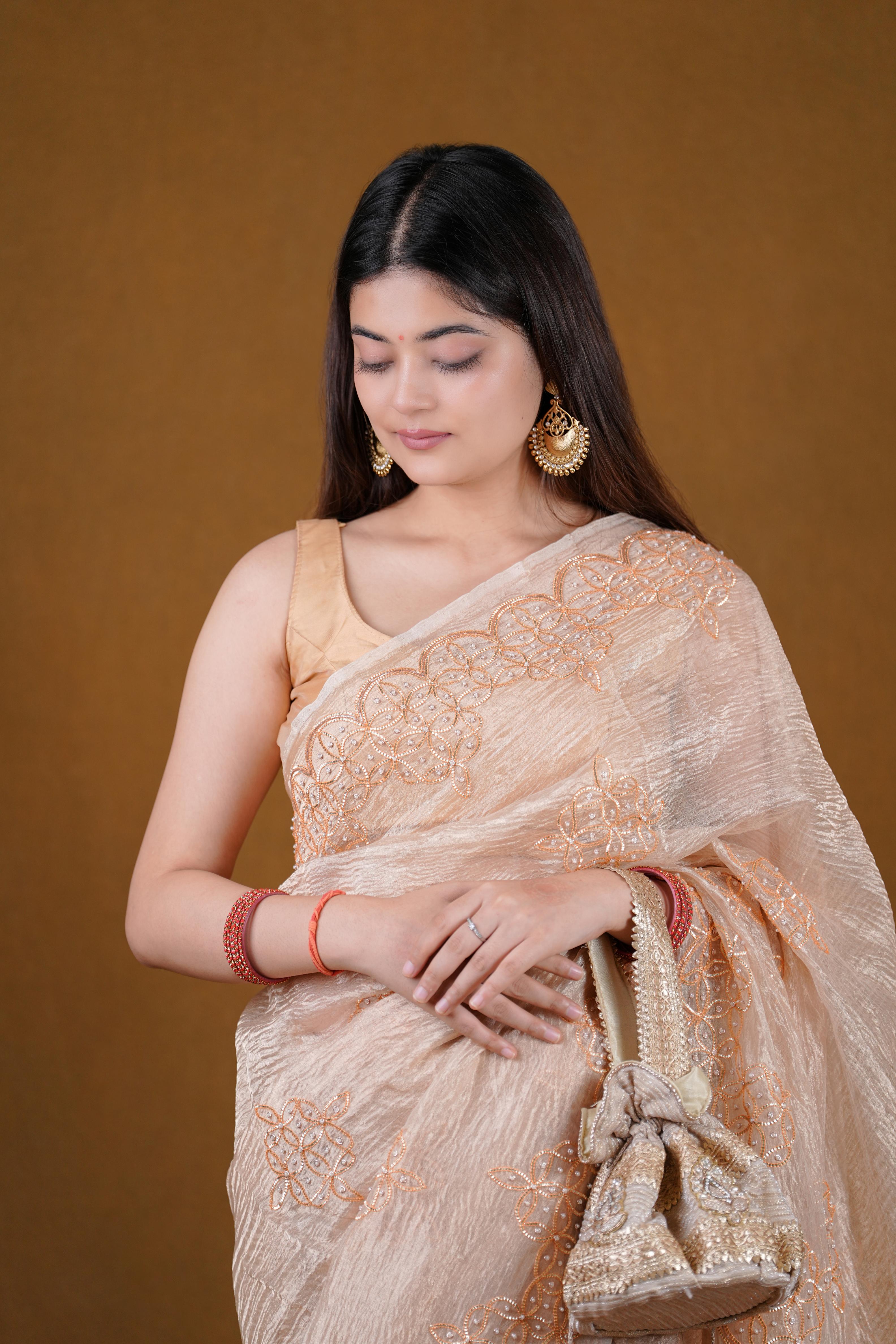 Crush tissue saree